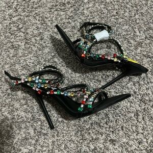 NWT Steve Madden strappy gem heels size 5
